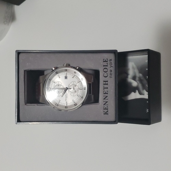 KENNETH COLE WATCH - Picture 2 of 4